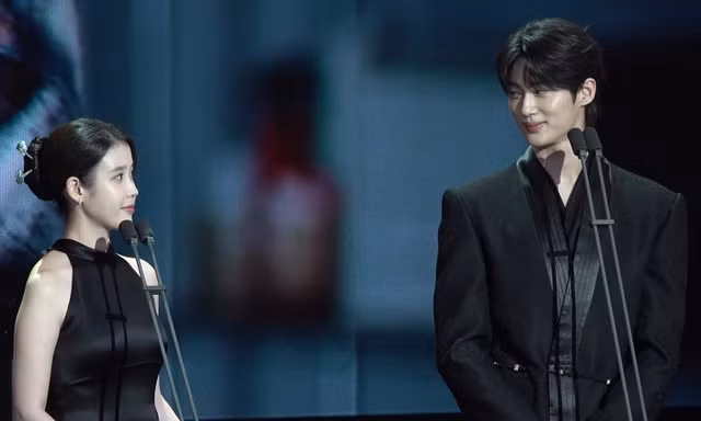 IU - Byeon Woo Seok hi vọng "Perfect Crown" được đề cử Phim truyền hình của năm