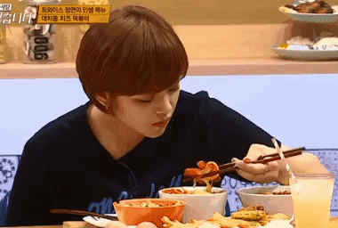 Vừa ngon vừa béo, những món này khiến idol K-Pop ăn trong lo lắng ảnh 1