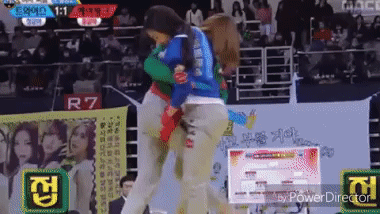 Bất ngờ chưa, bốn chàng trai này từng “thả thính” các cô gái TWICE đấy nhé! ảnh 1