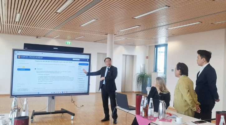 Lãnh đạo Cục Phổ biến, giáo dục pháp luật và Trợ giúp pháp lý tăng cường hợp tác, học hỏi kinh nghiệm về Trợ giúp pháp lý với Liên đoàn luật sư Liên Bang Đức. screen-shot-2025-11-17-at-160309.png