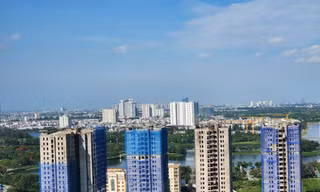 Muốn 'hạ nhiệt' giá chung cư phải gỡ cùng lúc nhiều 'nút thắt'