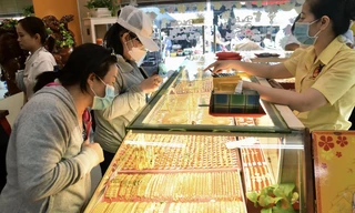 Diễn biến lạ trên thị trường vàng