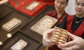 Giá vàng, bạc giảm mạnh sau ngày Vía Thần tài 