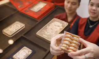 Giá vàng, bạc giảm mạnh sau ngày Vía Thần tài 