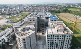 Vì sao lãi suất cho vay tăng vẫn không 'hạ nhiệt' giá bất động sản?