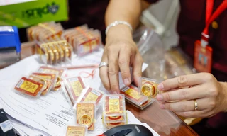 Giá vàng Việt Nam 'vênh' thế giới 16 triệu đồng/lượng 