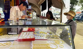 Điều gì đang xảy ra với vàng?