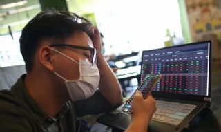 Nhà đầu tư 'tái tê' phiên giao dịch đầu tiên năm 2026