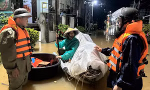 Rốn lũ ở Đà Nẵng ngập hơn một mét