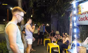 Đà Nẵng cấm buôn bán, lắp biển hiệu di động trên vỉa hè