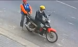 Cướp giật vé số giữa ban ngày, người đàn ông 71 tuổi bị bắt sau vài giờ