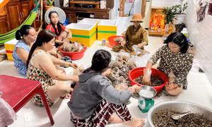 Món quà nhỏ từ đảo xa ở Gia Lai hướng về 'rốn lũ' miền Trung