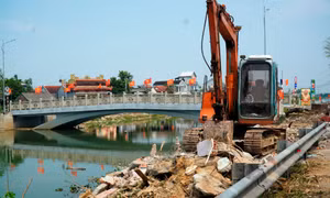 Thi công trở lại dự án thoát lũ 85 tỷ đồng bị nghẽn do 1 hộ dân ‘án ngữ’ mặt bằng