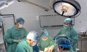 Nối thành công bàn chân đứt rời do máy cắt cỏ