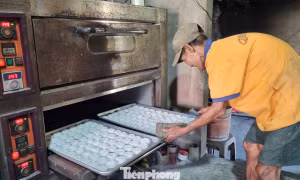 Làng bánh in Đà Nẵng dậy từ 3h sáng, hối hả mùa bánh Tết