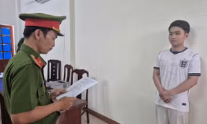 Nhân viên Thế giới di động chiếm đoạt 84 điện thoại của công ty 