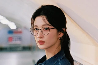 Vương Sở Nhiên cận tới 6 độ nhưng thà đeo kính còn hơn phẫu thuật xóa cận?