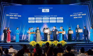 Sheraton Grand Danang Beach Resort & SPA được vinh danh TOP 10 khách sạn 5 sao tốt nhất Việt Nam 2025