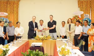 Bứt phá công nghệ di truyền nâng tầm tôm giống Việt