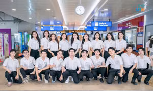 Sinh viên UTH trải nghiệm giao thông công cộng, lan tỏa thói quen di chuyển xanh