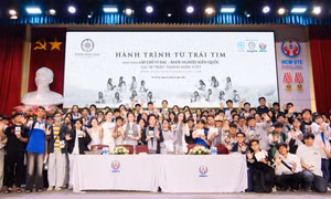 Các hoa hậu, nghệ sĩ lan tỏa tri thức và khát vọng tại Hành trình Từ Trái Tim
