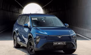 Chủ xe VinFast VF MPV 7: 'Đi đủ 7 người vẫn thoải mái, nuôi xe nhẹ hơn tưởng tượng'
