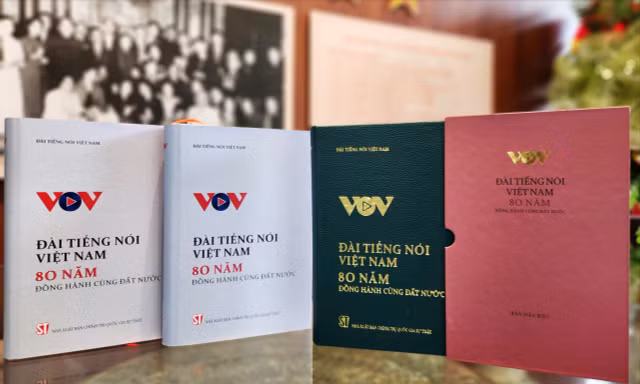 6 tháng hoàn thành sách Đài Tiếng nói Việt Nam đồng hành cùng đất nước