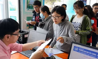 Bị cấm "nói xấu" giảng viên trên mạng, sinh viên nói gì?