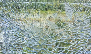 Biệt thự của 'đại gia' Tư Khắp ở Cà Mau nghi bị nã đạn