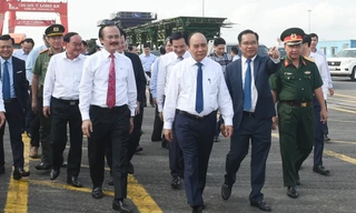 Thủ tướng Nguyễn Xuân Phúc thăm cảng quốc tế Long An