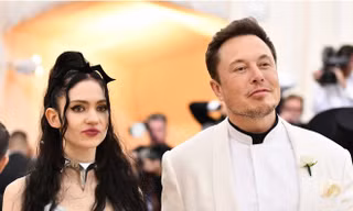 Báo chí Mỹ đồng loạt đưa tin bạn gái Elon Musk mắc Covid-19. 