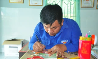 Độc đáo tranh làm từ đồ tái chế của phó Bí thư xã đoàn