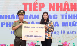 Hà Nội tiếp nhận 22 tỷ đồng ủng hộ đồng bào miền Trung