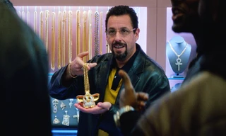 Uncut gems: hỗn loạn, gai góc và adam sandler