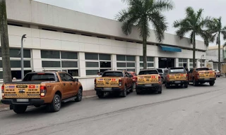 Chủ xe Ford diễu hành đòi quyền lợi ở Hà Nội