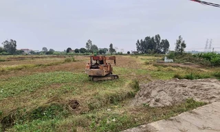 Tạm giữ 3 người vụ máy ép cọc đổ làm chết hai cháu nhỏ tại Bắc Ninh 