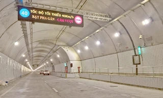 Hầm Hải Vân 2 đã khánh thành từ ngày 11/1, nhưng nhà đầu tư chưa mở cửa khai thác do dự án chưa được thu phí, nhà nước chưa hoàn thành nghĩa vụ tài chính theo hợp đồng BOT. 