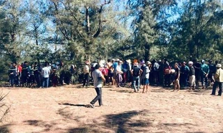 Tắm biển sau khi tổng kết năm học, nam sinh bị đuối nước