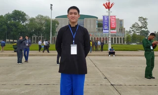 Vượt núi xuống Thủ đô học đại học