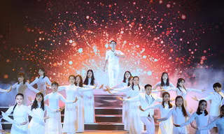 Hội Sinh viên Việt Nam đón nhận Huân chương Độc lập hạng nhất lần 2