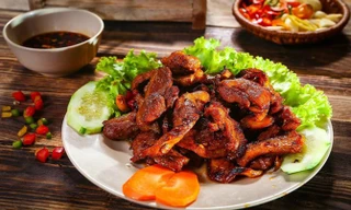 Thưởng thức ngan nướng đẫm sốt khiến Gorden Ramsay cũng phải xuýt xoa