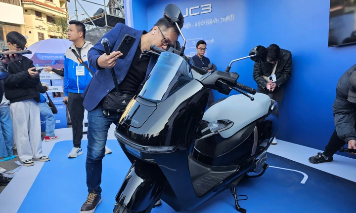 Cận cảnh xe máy điện mới lạ của Honda vừa ra mắt tại Việt Nam