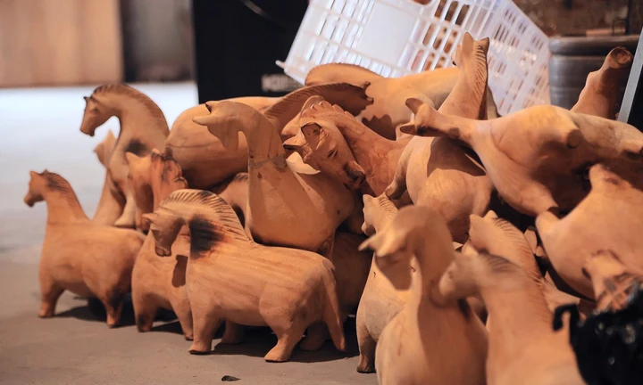 Chiêm ngưỡng bộ sưu tập ngựa sơn mài độc bản