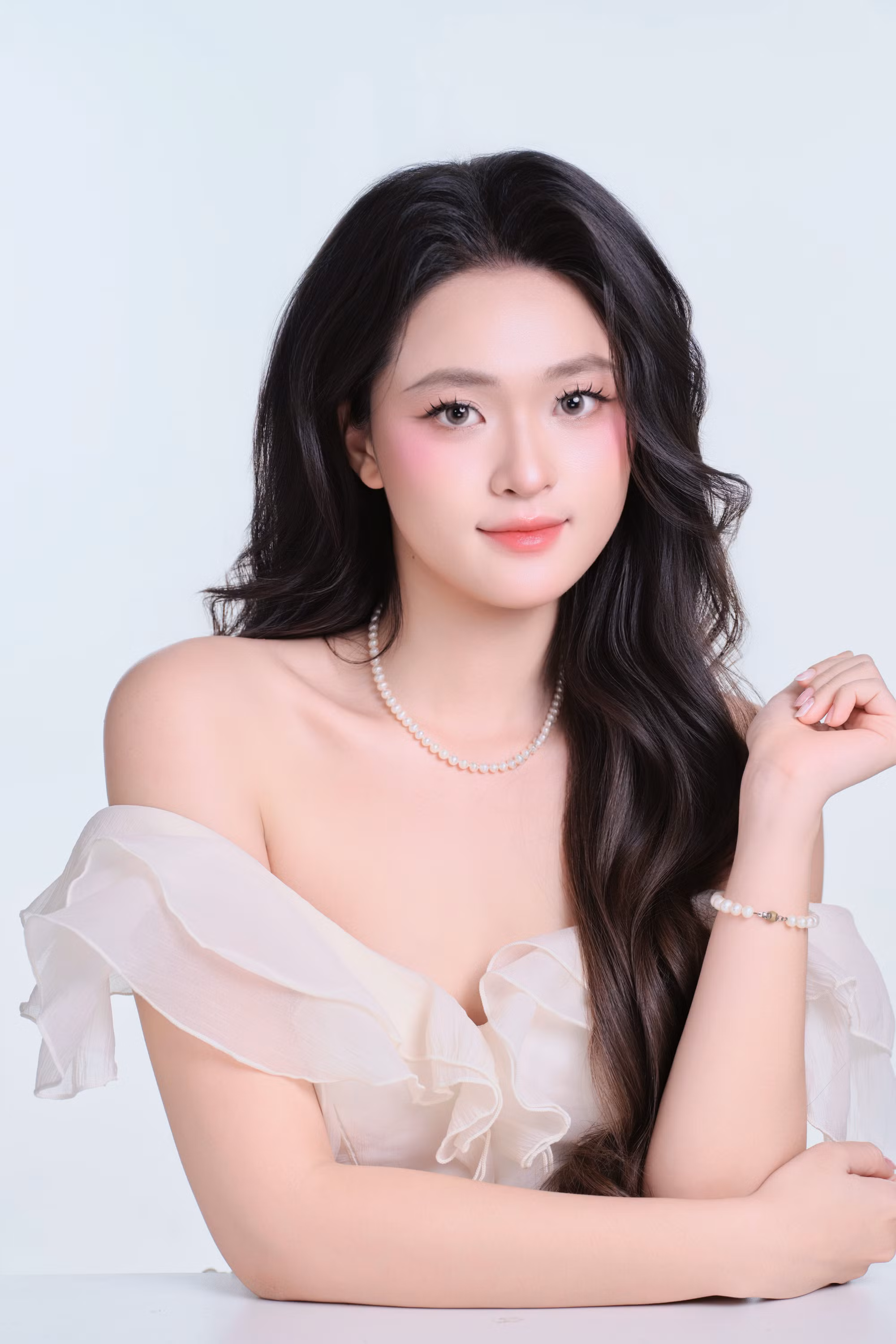 dinh-hoang-gia-linh.jpg