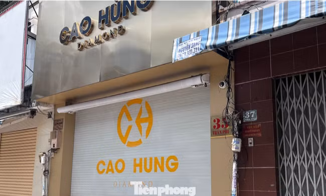 Đóng cửa hàng loạt, nhiều tiệm kim cương ở TPHCM đổ lỗi cho khách hàng