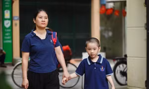 Lễ khai giảng đặc biệt ở ngôi trường thầy dạy, trò học bằng đôi tay