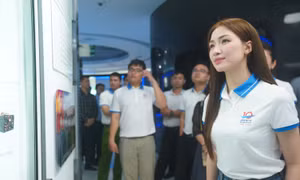Hòa Minzy, Đức Phúc cùng các Gương mặt trẻ tham quan, trải nghiệm 'bảo tàng số' 