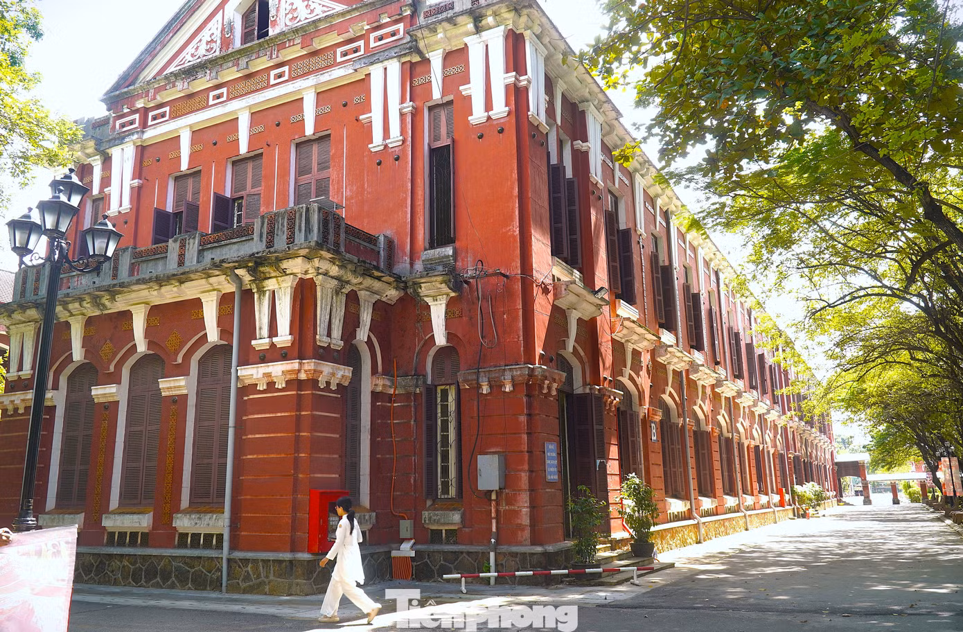 tp-3-quoc-hoc-hue.jpg