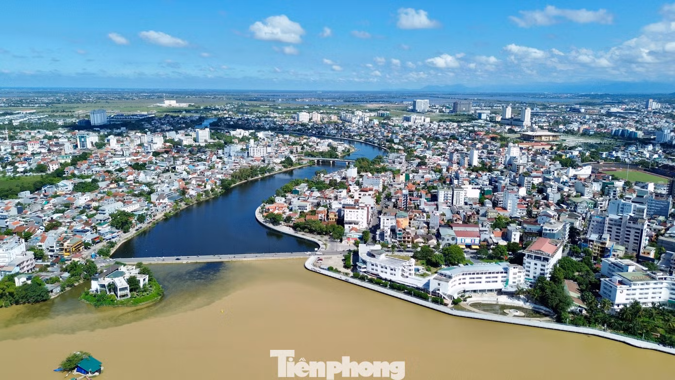 tp-1-duong-dao-moi-ven-song-huong.jpg