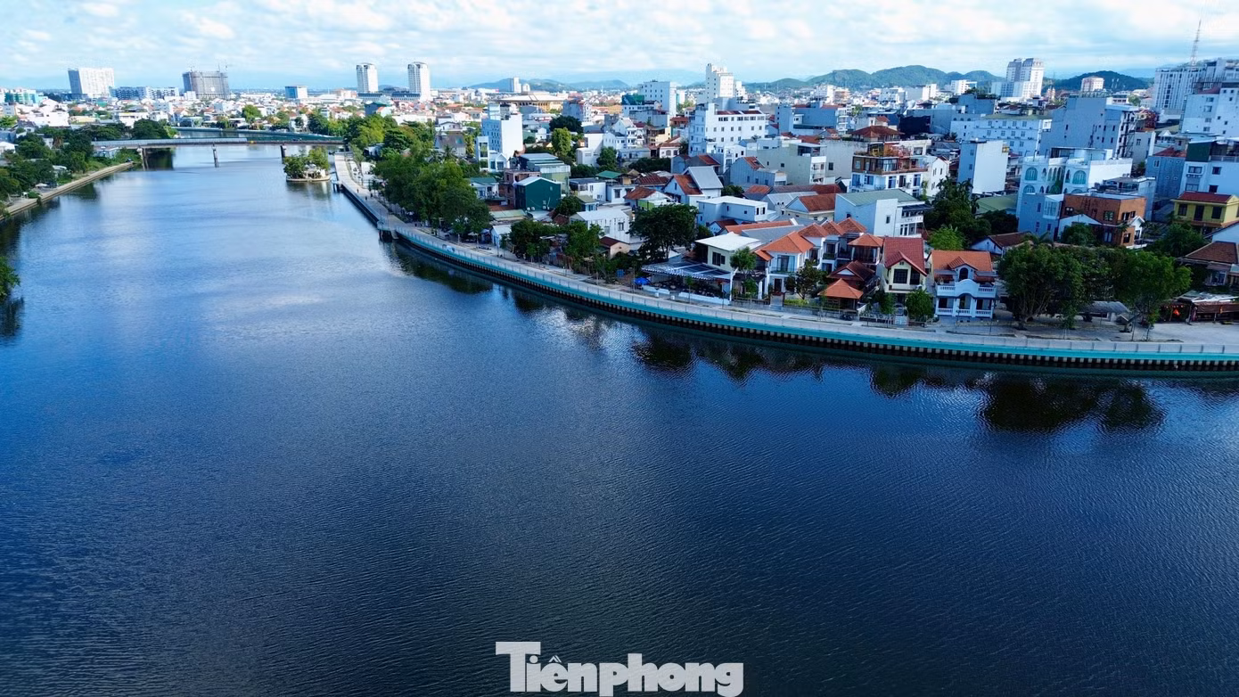 tp-6-duong-dao-moi-ven-song-huongb.jpg